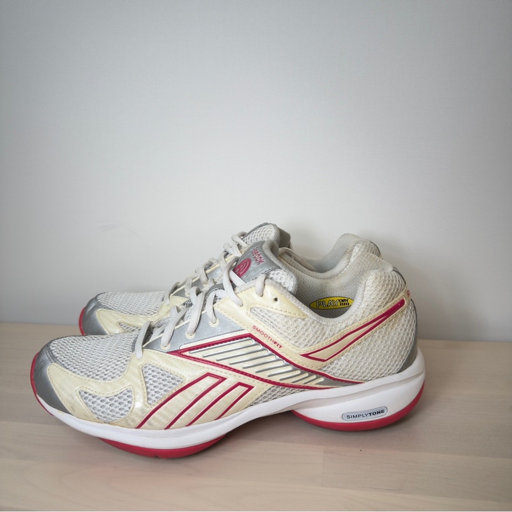 Reebok simply tone sneakers size 10
